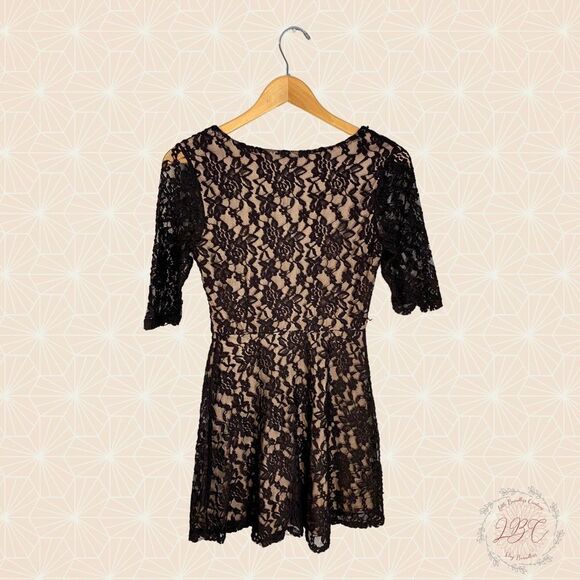 Floral Lace Dress   - Picture 3 of 13